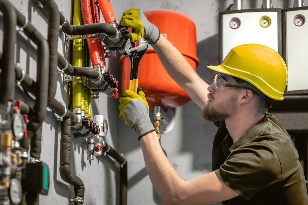 Usługi hydrauliczne i grzewcze INSTAL-DOM